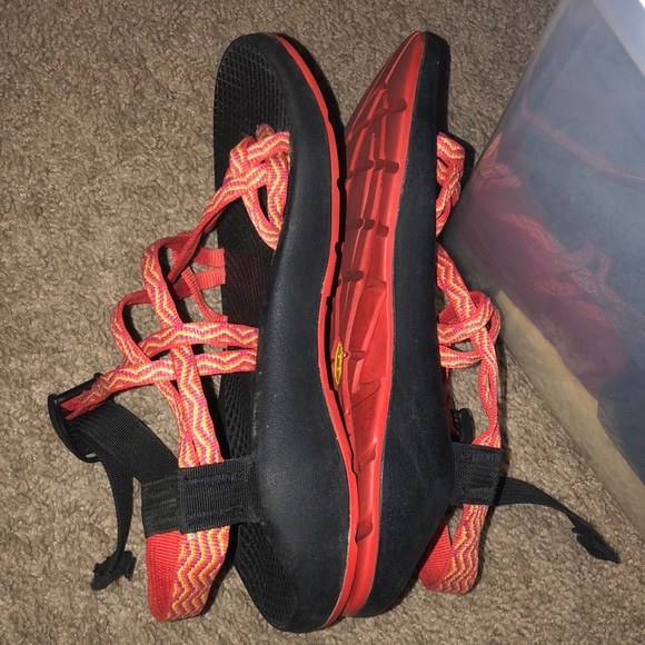 Women’s Chacos Double Toe strap - Picture 3 of 3